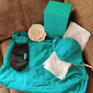 Tieks accessories.
